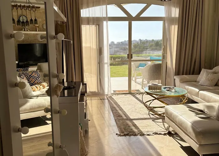 Luxurious Apartment *